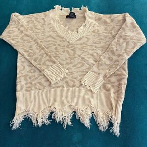 Runway 7 distressed beige leopard v neck sweater,‎ size small